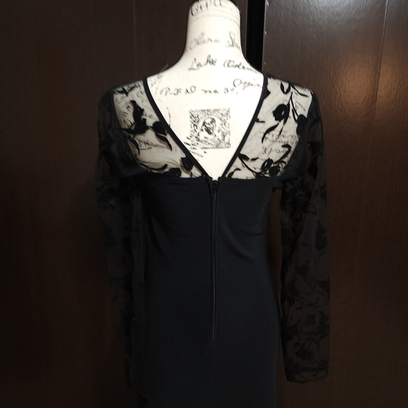 Vintage Gothic Style Black Gown w/Round Collar - Picture 4 of 16